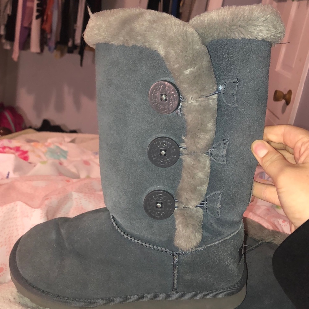 greyish blue uggs size 8